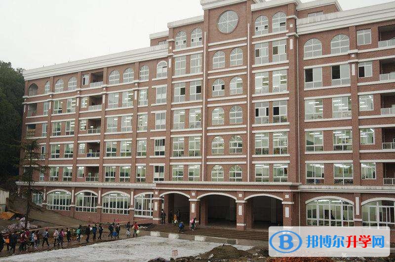 瀘州外國語學校學費