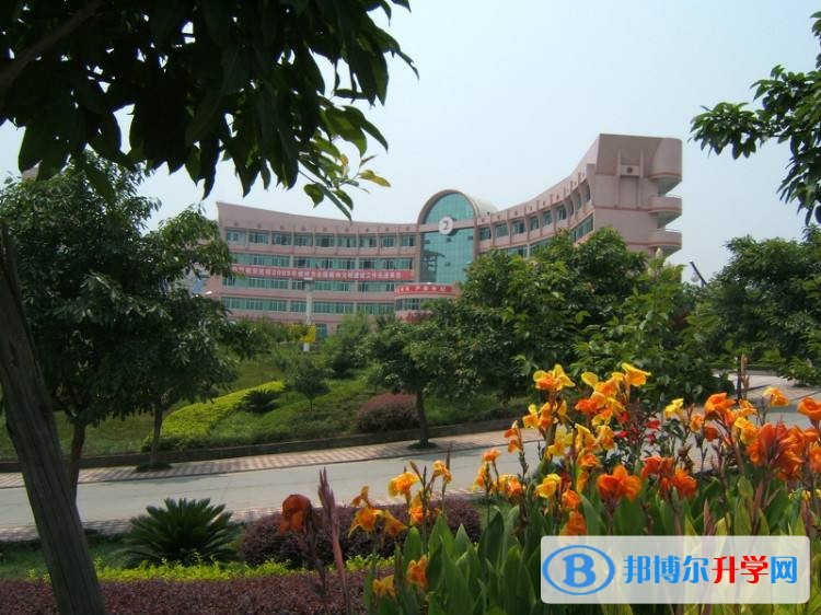 重慶市忠縣中學校招生辦聯(lián)系電話