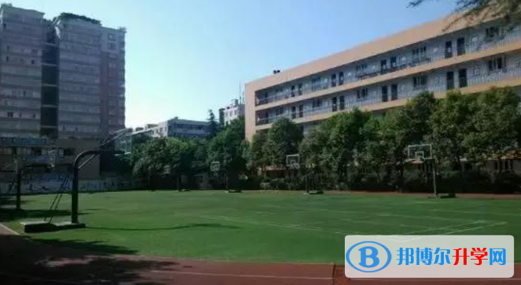 成都大學附屬中學2022年排名