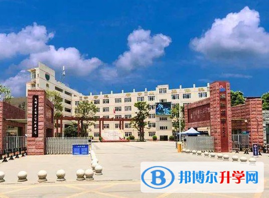 2025溫江二中多少錢(學(xué)費(fèi)明細(xì))
